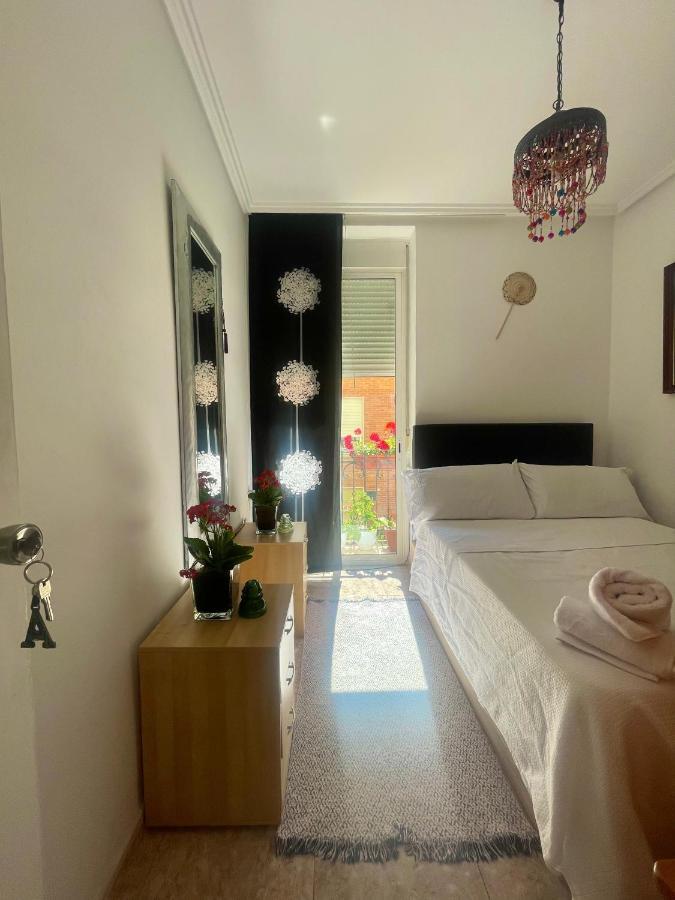Habitacion Privada En Piso Compartido บาเลนเซีย ภายนอก รูปภาพ